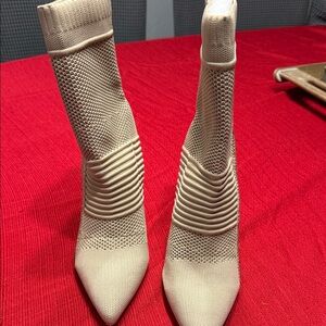 Elegant Beige Knit Ankle Boots